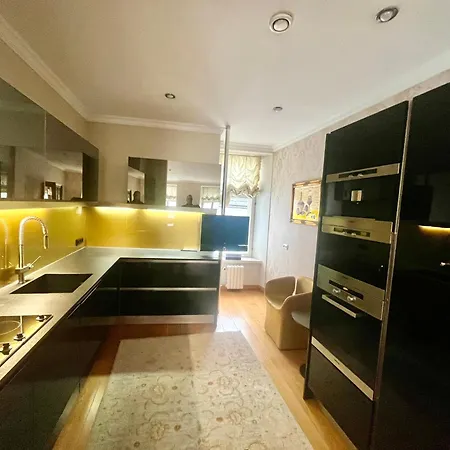 Old Town Spacious 112m2 And Quiet Luxury * تالين