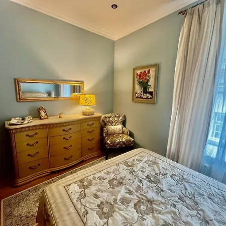 Old Town Spacious 112m2 And Quiet Luxury شقة تالين