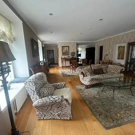 Old Town Spacious 112m2 And Quiet Luxury Korter Tallinn