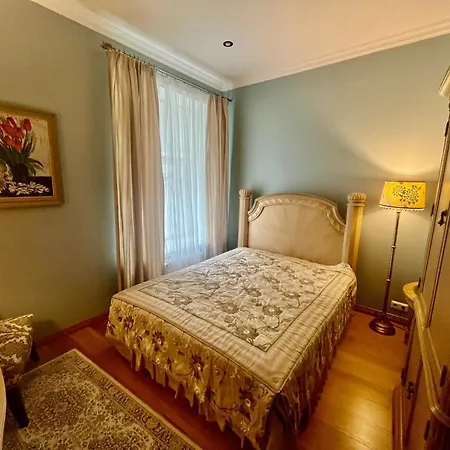 Old Town Spacious 112m2 And Quiet Luxury Korter Tallinn